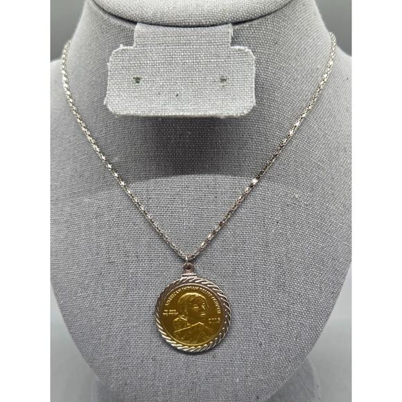 Source Unknown Jewelry - American Indian Relief Council 2015 Sacajawea Coin Token Chain Link Necklace